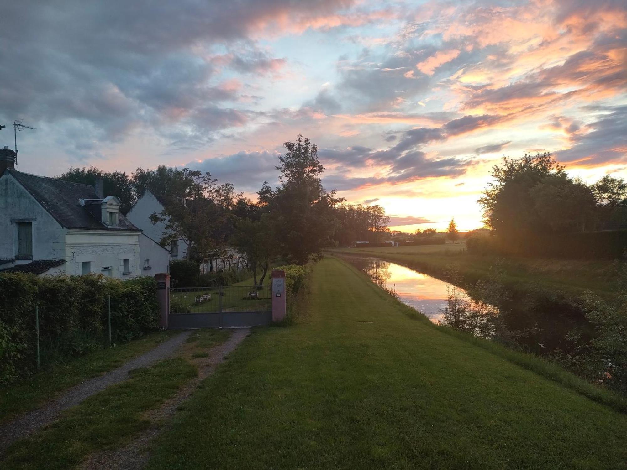 Petite Maison Au Bord Du Canal, 8' Zoo De Beauval, Pmr Noyers-sur-Cher Esterno foto